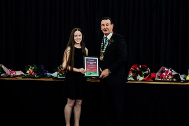 Lizzie MacDonald - Receiving Horowhenua Youth Excellence Scholarships for Arts & Culture.