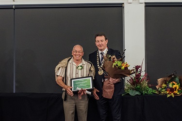 Bill Davey - Receiving Certificate of Recognition - Social Affairs / Services