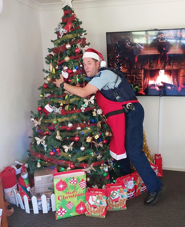 Bernie on the Beat - Christmas Tree.