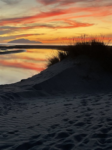 12-Kirsty-Hyde-Waikawa-Beach-sunset.jpeg